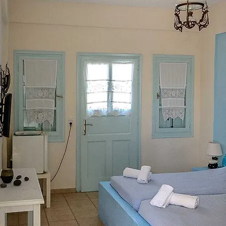 Aeolis Santorini Περίσσα