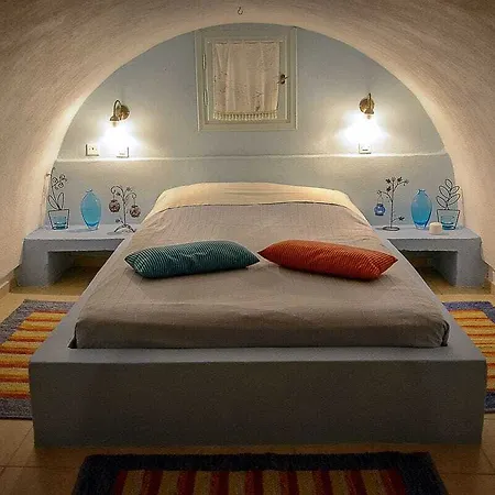 Aeolis Santorini Hotel Perissa (Santorini)